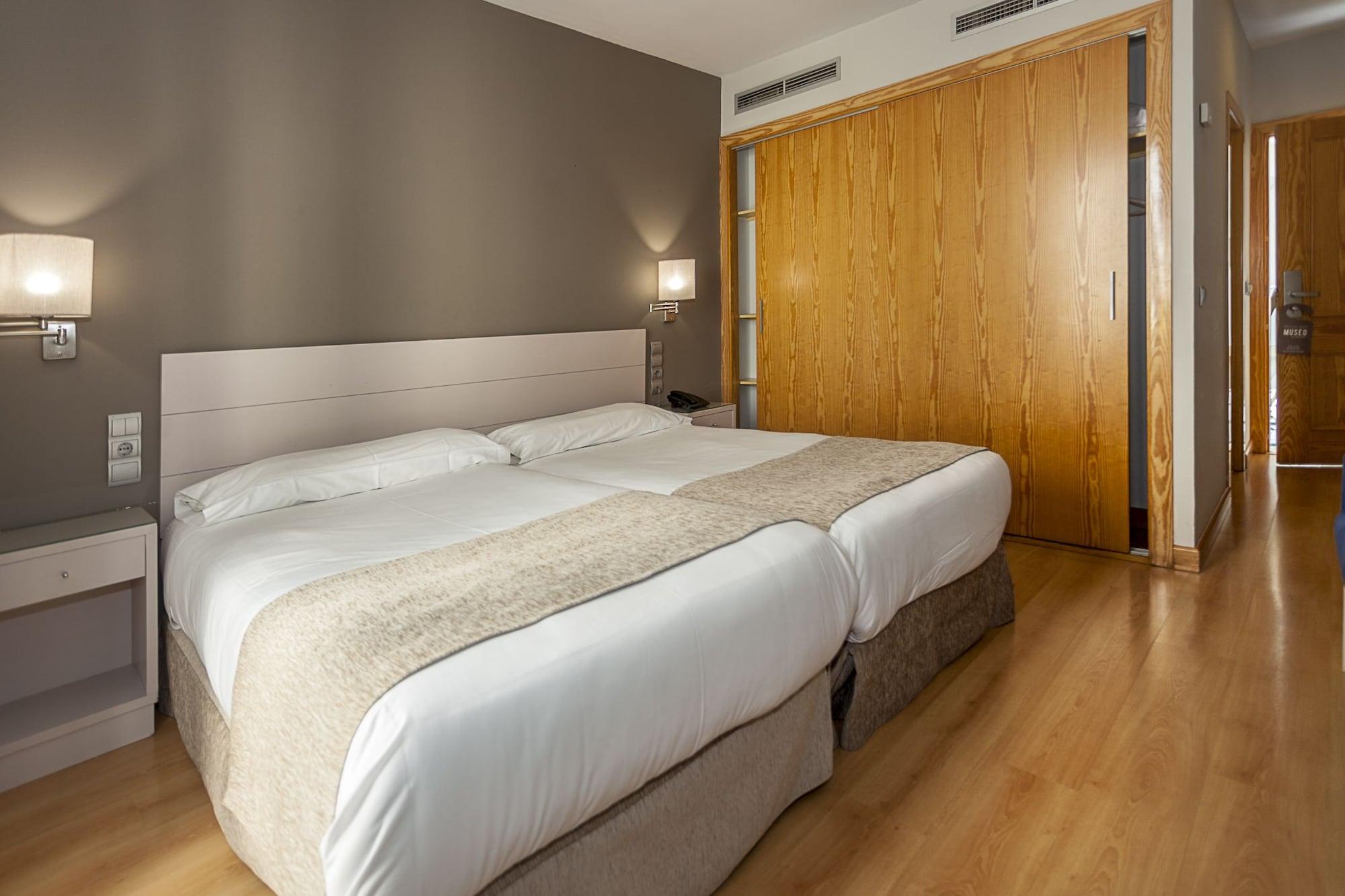 Hotel Aacr Museo Seville Luaran gambar