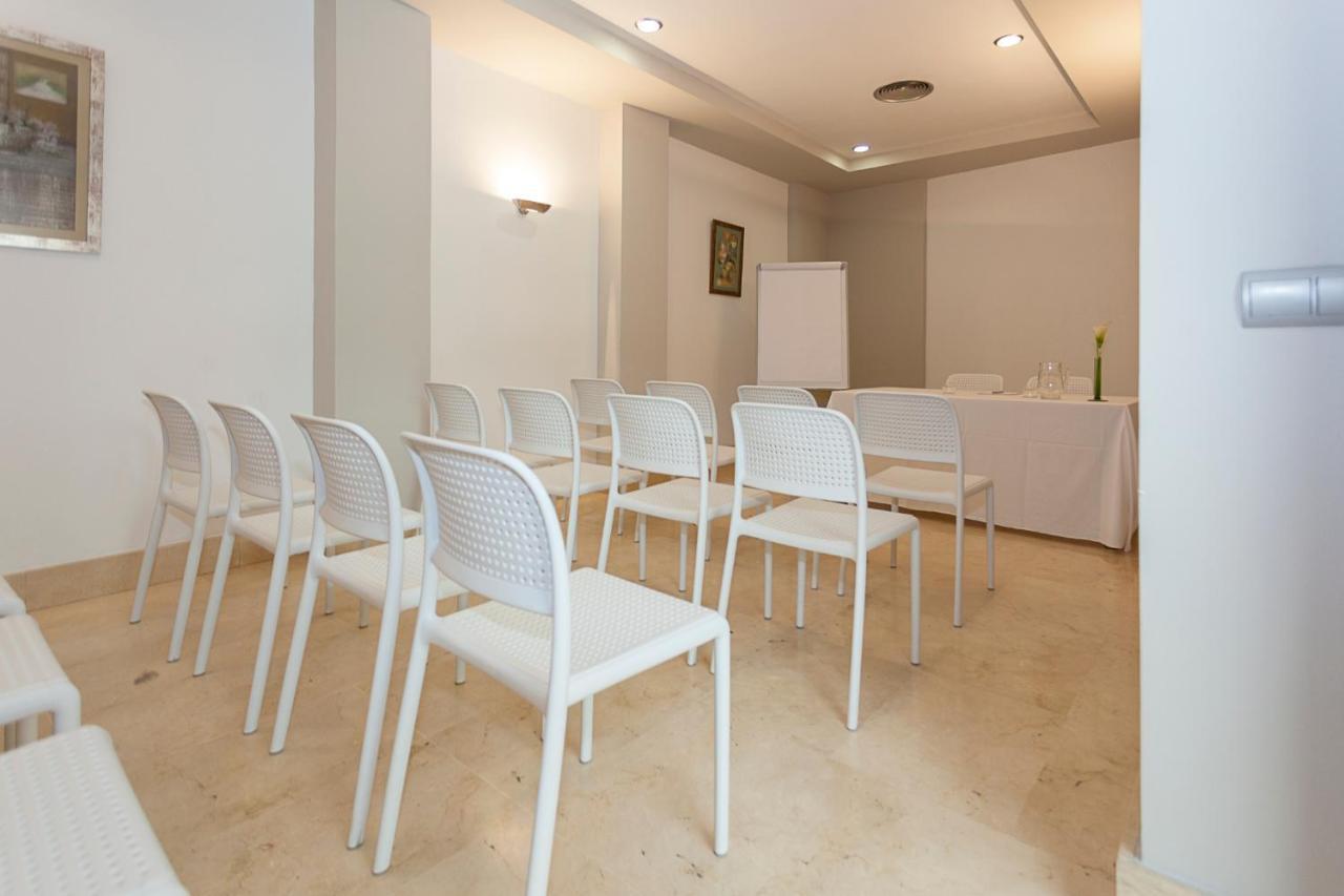 Hotel Aacr Museo Seville Luaran gambar